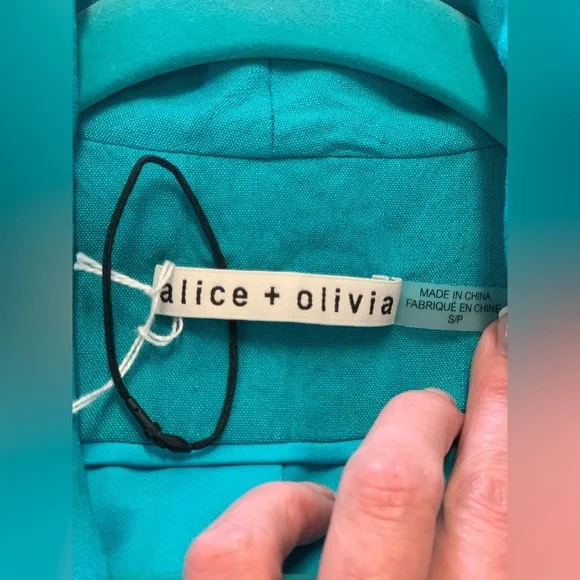 Alice + Olivia Women's Turquoise Oversized Blazer. Size-Small - Picture 4 of 4